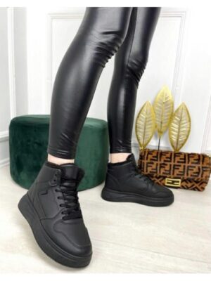 Кроссовки зимние