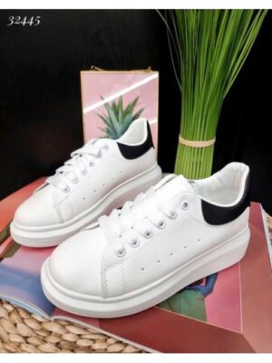 Кроссовки на дутой подошве