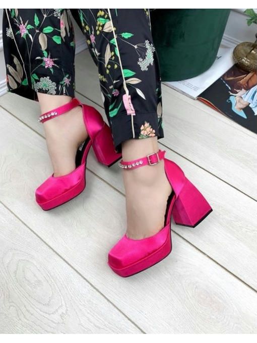 Туфли с украшением вокруг ноги — изображение 2