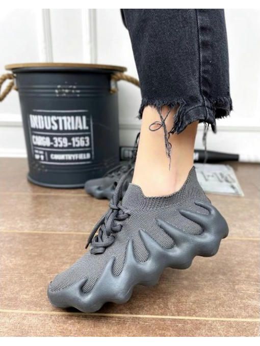 Текстильные кроссовки на шнурках — изображение 2