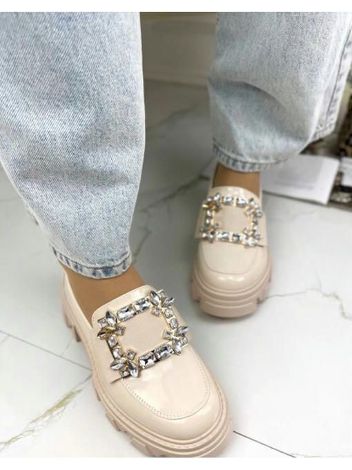 Лоферы с камнями на тракторной подошве