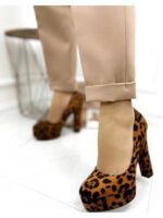 Туфли на широком каблуке