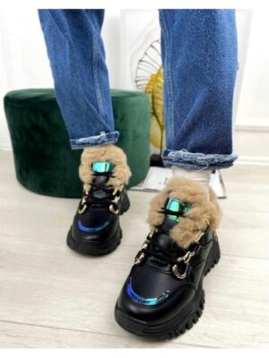 Кроссовки зимние с золотыми вставками