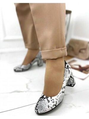 Туфли с круглым носиком на низком каблуке