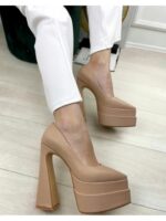 Туфли на высоком каблуке