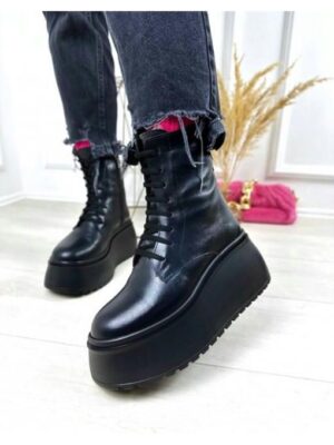 Ботинки на высокой подошве