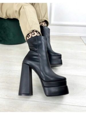 Ботильоны на высоком каблуке