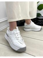 Кроссовки на высокой подошве