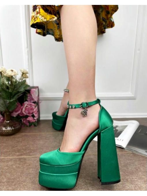 Туфли с украшением на высоком каблуке — изображение 5