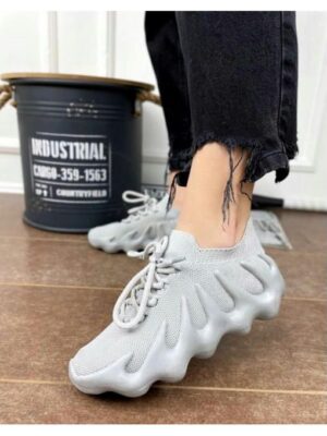 Текстильные кроссовки на шнурках