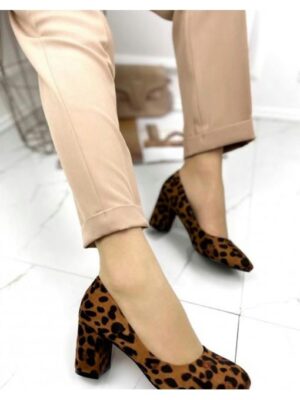 Туфли с круглым носиком на низком каблуке