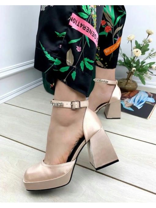 Туфли с украшением вокруг ноги — изображение 2