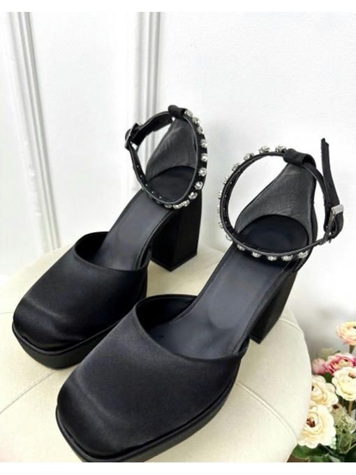 Туфли с украшением на широком каблуке — изображение 3