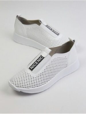 Кроссовки кожаные