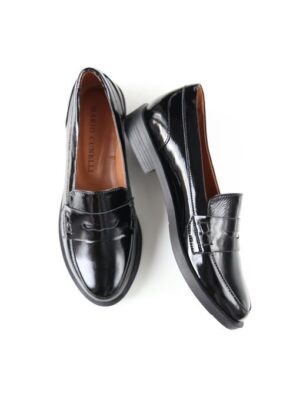 Лоферы лаковые