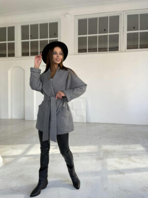 Утепленное пальто из кашемира в мелкую клетку