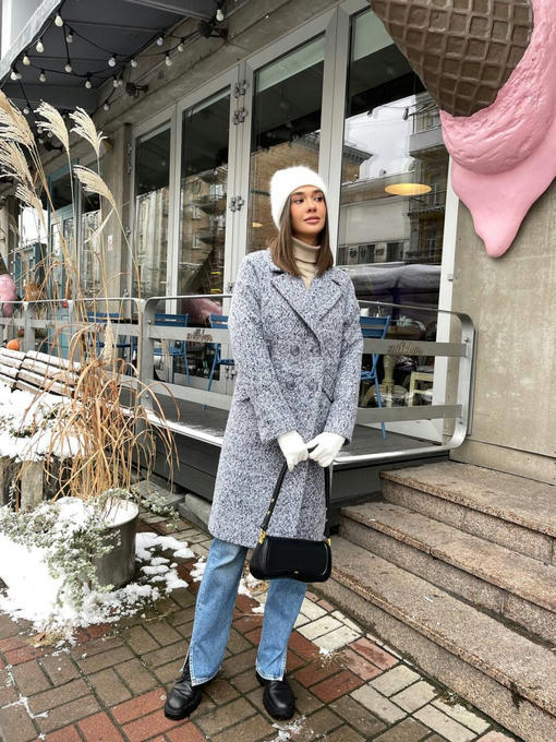 Мемфис классик шерсть букле крупное утепленное пальто — изображение 8