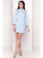 Укороченный плащ прямого кроя