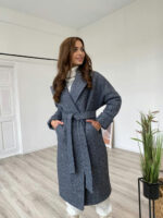 Зимнее пальто из шерсти варенка