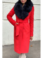 Зимнее пальто с меховым воротником