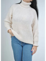 Удлиненный женский свитер крупной вязки с рукавом реглан белого цвета