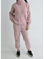 Женский стильный вязанный костюм в цвете пудра