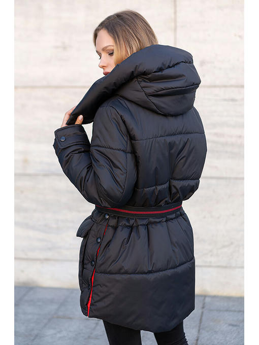 Черная зимняя женская куртка оверсайз — изображение 7