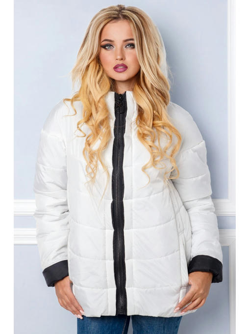 Белая женская куртка модного пошива демисезон — изображение 4