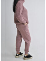 Женский стильный вязанный костюм в розовом цвете