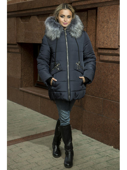 Теплая зимняя женская куртка в темно синем цвете — изображение 2