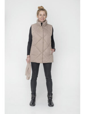 Демисезонный утепленный жилет Софи с поясом бежевый