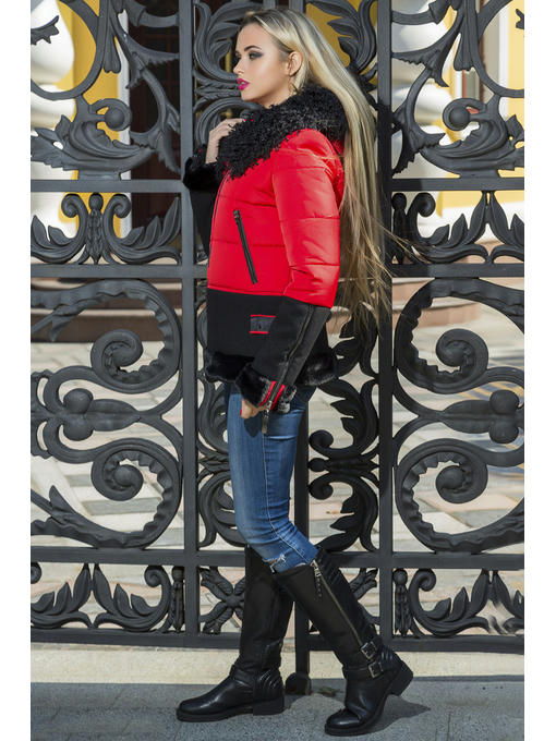 Зимняя женская комбинированная куртка красного цвета с мехом — изображение 2