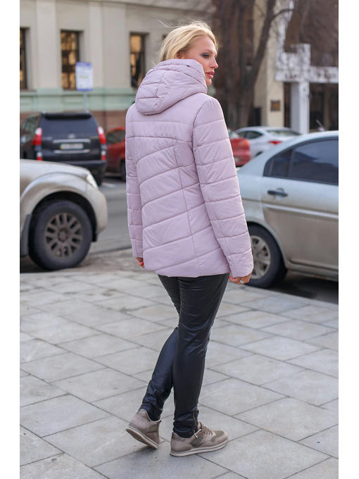 Демисезонная куртка цвета пудра из плащевки с капюшоном — изображение 7