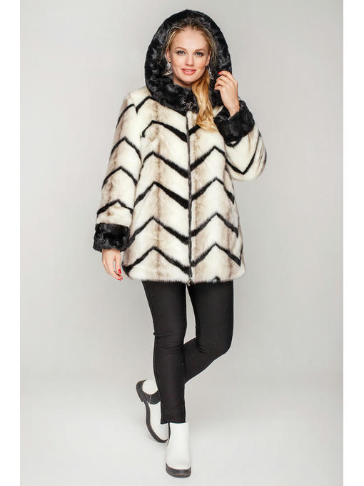 Эко-шуба в молочном цвете с черными тонкими вставками ниже бедра