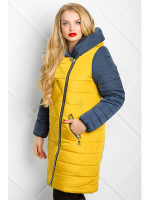 Зимнее пальто горчица из плащевки и темно синими рукавами