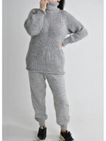 Женский теплый вязаный шерстяной костюм серого цвета