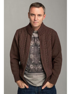 Стильная шерстяная мужская кофта сливового цвета