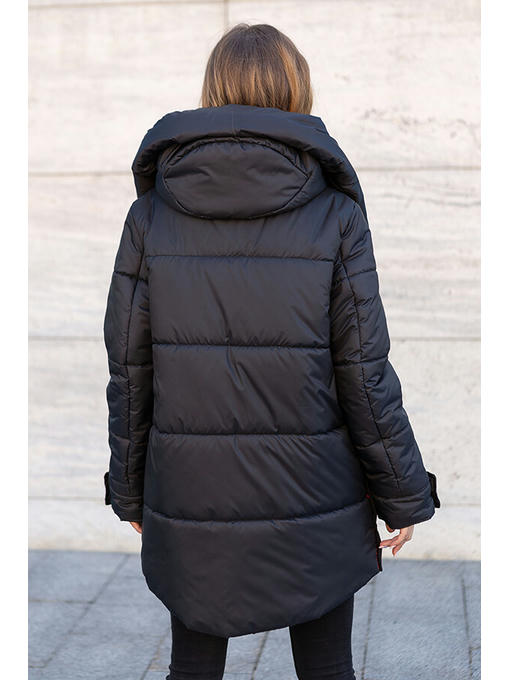 Черная зимняя женская куртка оверсайз — изображение 11