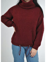 Женский вязанный свитер крупной вязки с высоким горлом бордовый