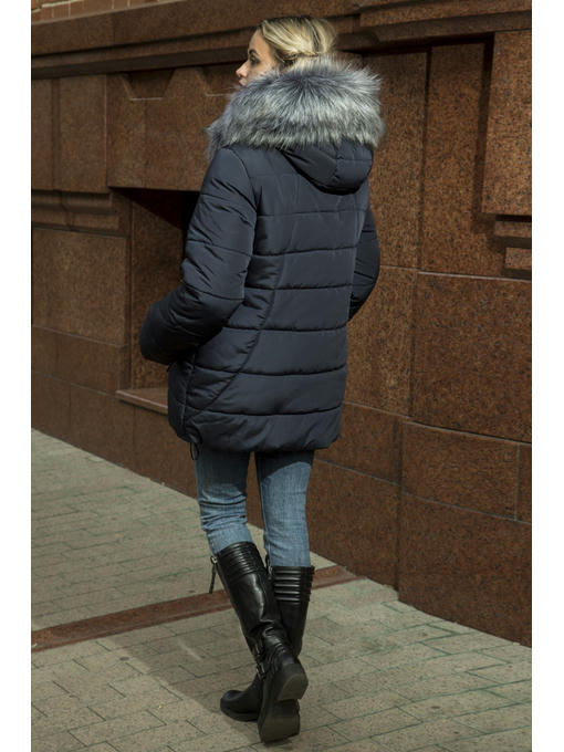 Теплая зимняя женская куртка в темно синем цвете — изображение 5