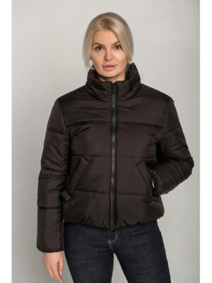 Демисезонная женская куртка с двумя карманами в черном цвете