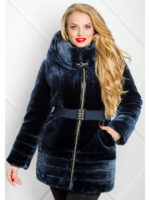 Красивая темно-синяя шуба с поясом из эко меха