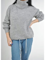 Женский вязанный свитер крупной вязки с высоким горлом серый