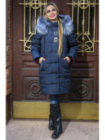 Зимняя куртка синего цвета с мехом