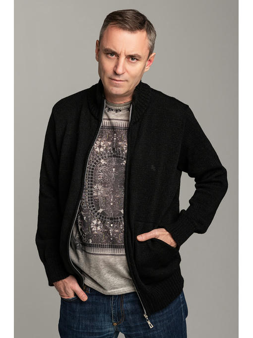 Стильная мужская кофта черная