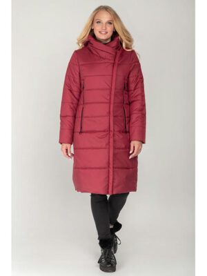 Демисезонное пальто-куртка красного цвета