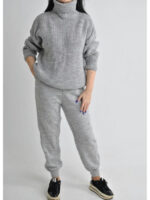 Женский вязанный спортивный костюм серого цвета