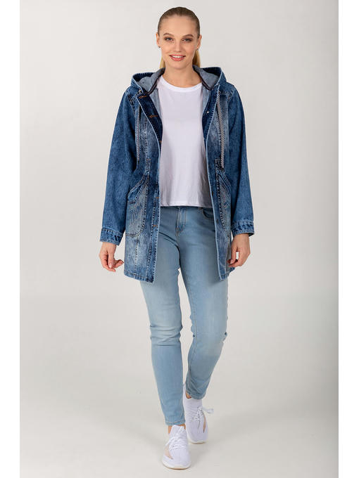 Демисезонная женская джинсовая куртка-ветровка на пуговицах с накладными карманами — изображение 3