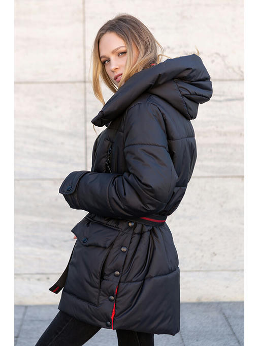 Черная зимняя женская куртка оверсайз — изображение 6