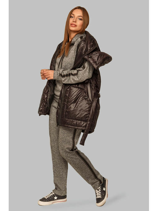 Модный жилет из плащевки с поясом черного цвета — изображение 6